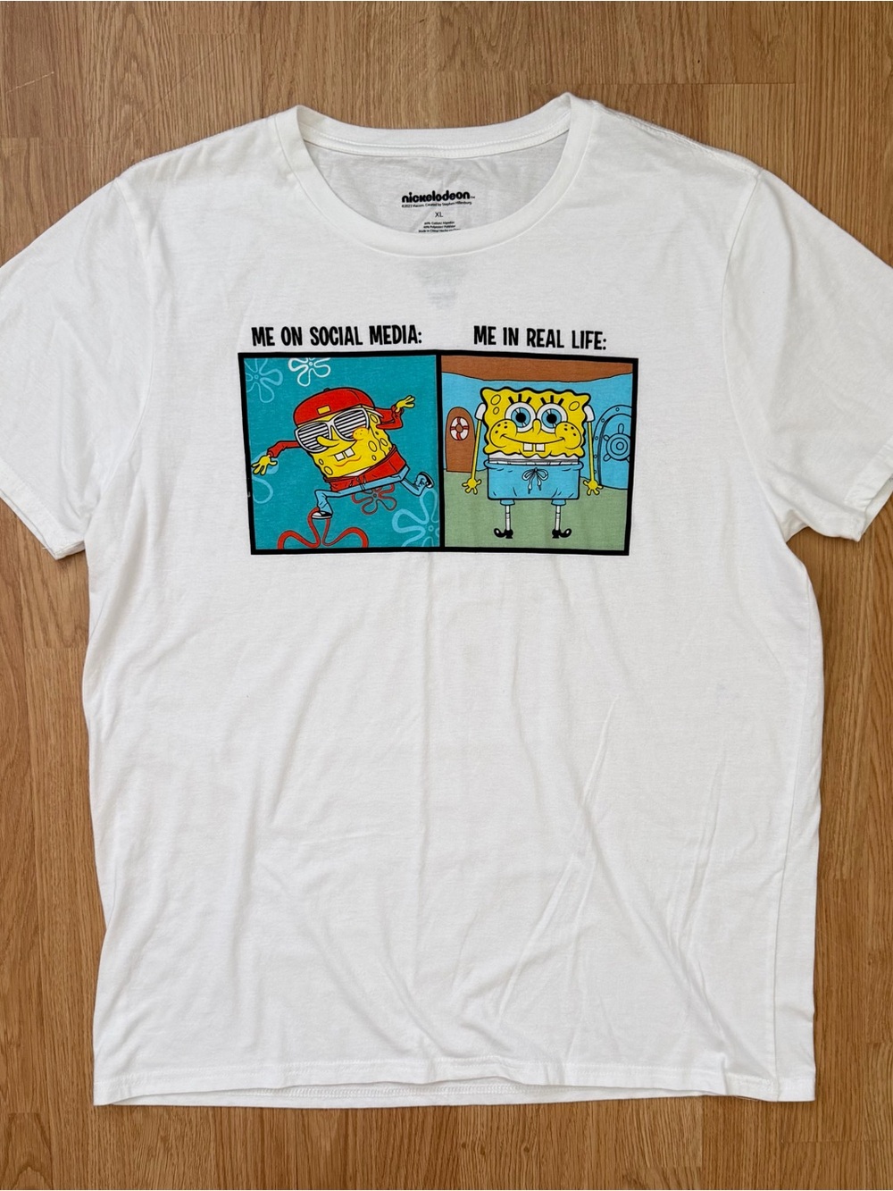 Nickelodeon SpongeBob White Graphic Tee with Blue and Yellow Artwork